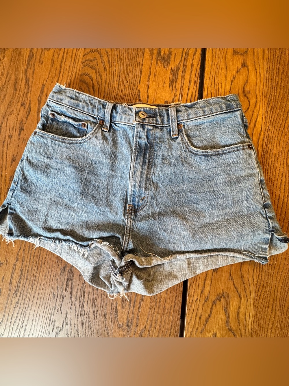Abercrombie & Fitch The Mom Short High Rise Light Blue Denim Cutoff Shorts 29 /8